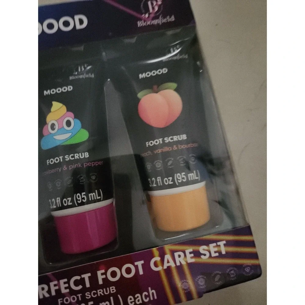 Moood Explore Perfect Foot Care Set Foot Scrub 3 Scents 3.2 fl oz each Gift Set